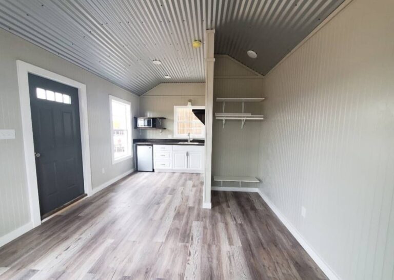 Prefabricated cabins in Texas at Tiny Hive in Giddings