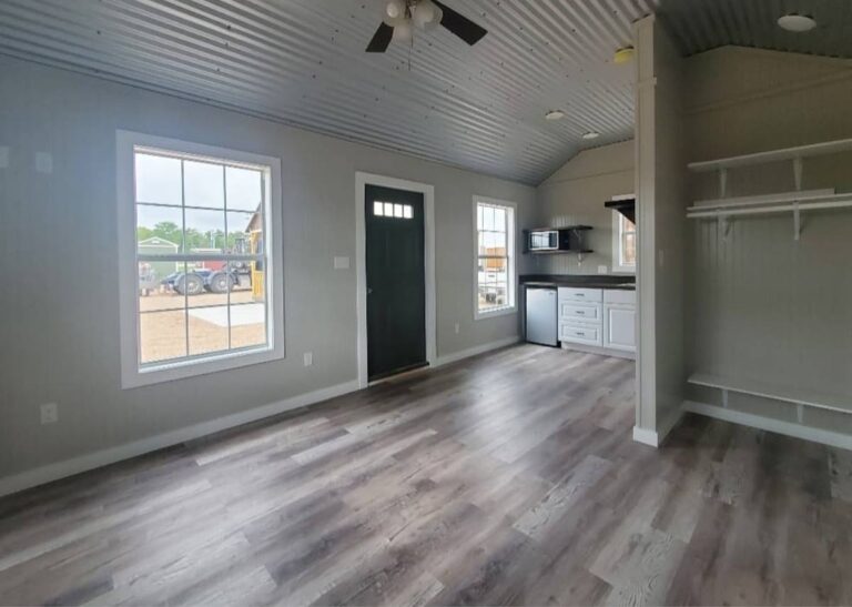 Small-Cabins-Tiny-Hive-Luxury-int2