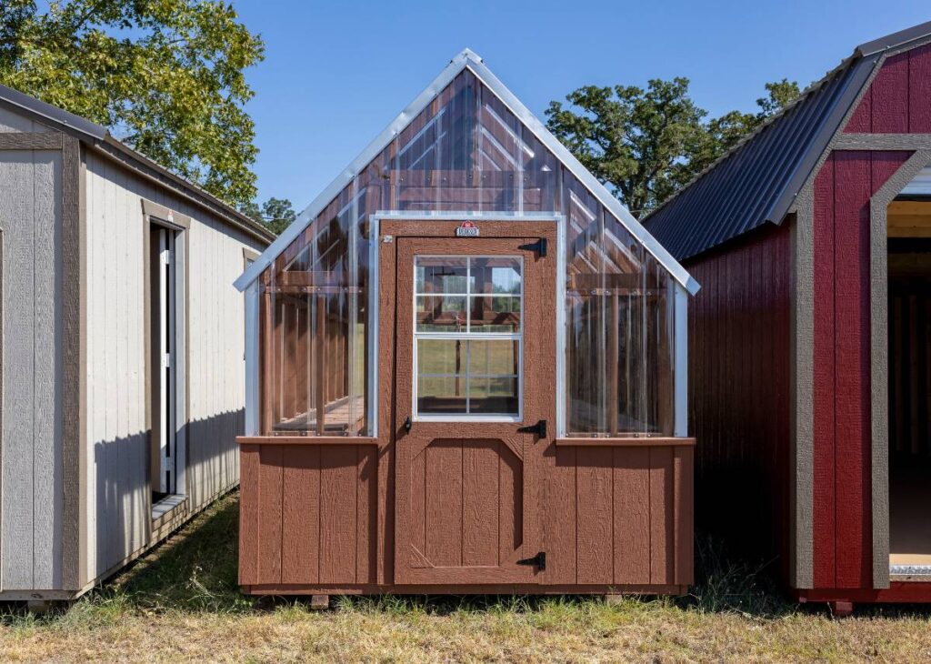 Greenhouses with polycarbonate panels