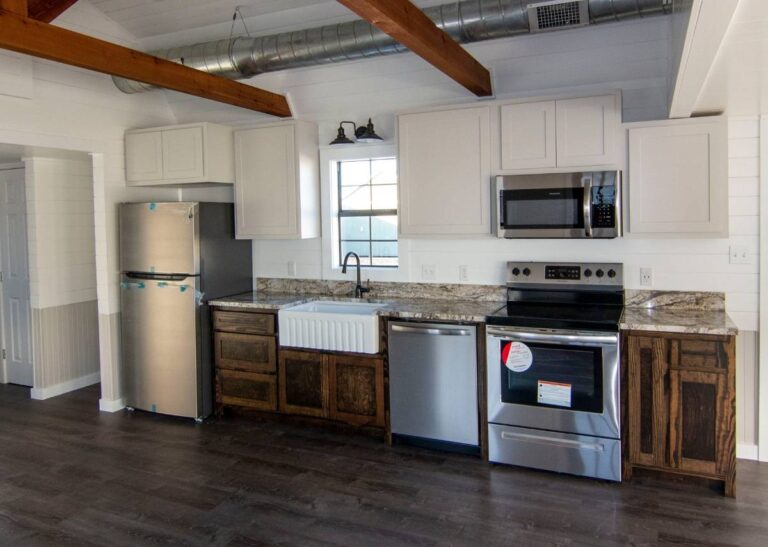 Homestead prefabricated cabin at Tiny Hive in Giddings