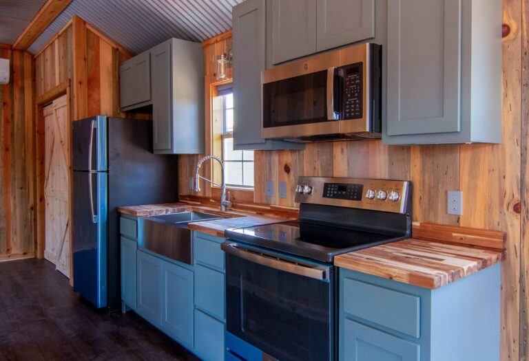 Prefab Cabins at Tiny Hive in Giddings