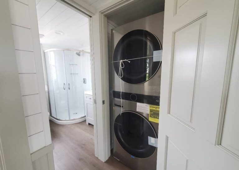 Cabin with loft at Tiny Hive in Giddings