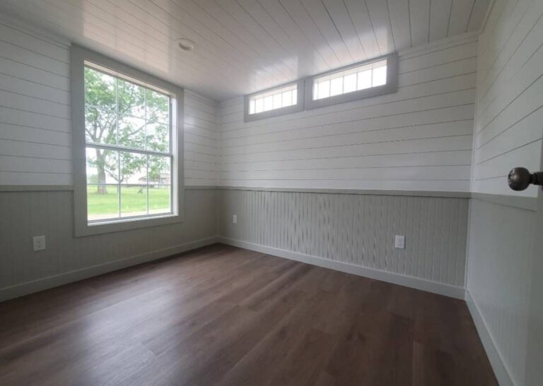 Cabin with loft Tiny Hive in Giddings, TX