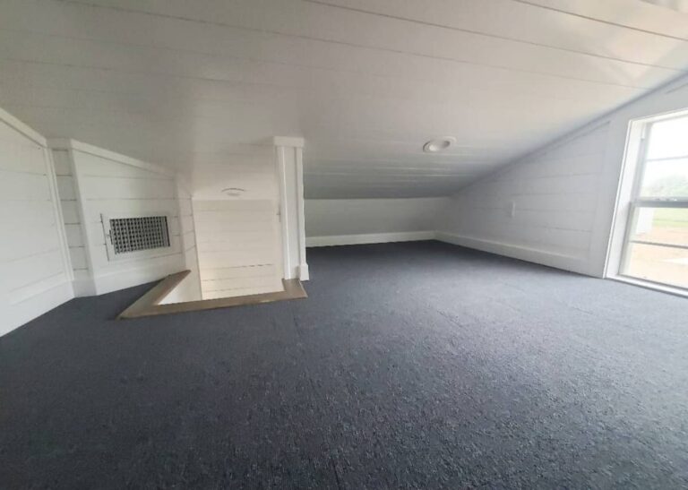 Cabins with loft at Tiny Hive Giddings