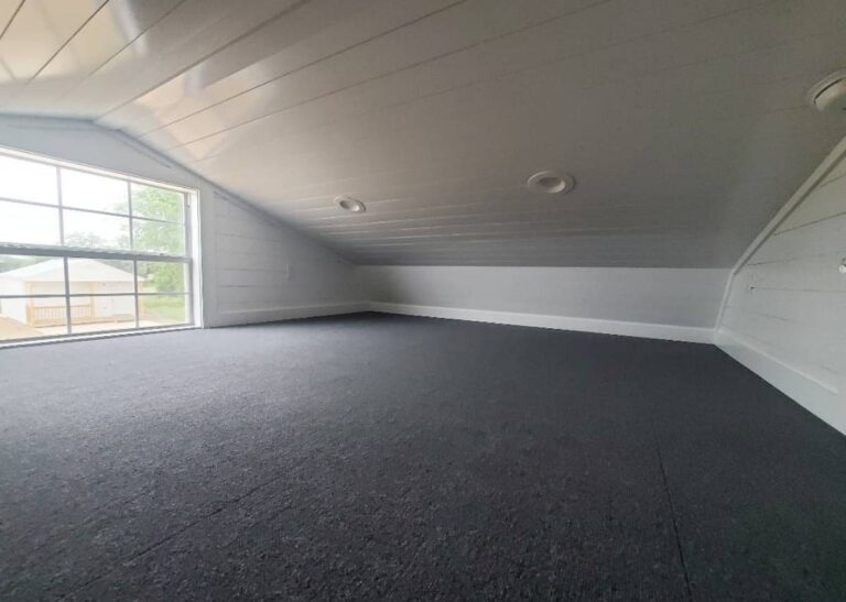 Farmhouse Cabin at Tiny Hive in Giddings