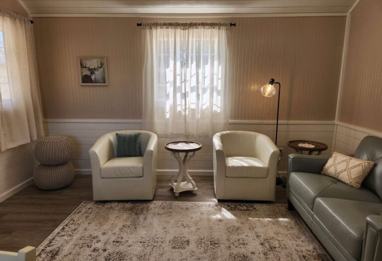 Custom cabins finished at Tiny Hive Giddigns