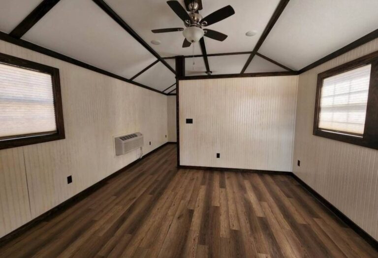 Hunting Cabin at Tiny Hive Giddings, TX