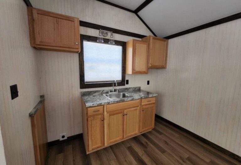 Hunting Cabin at Tiny Hive in Giddings