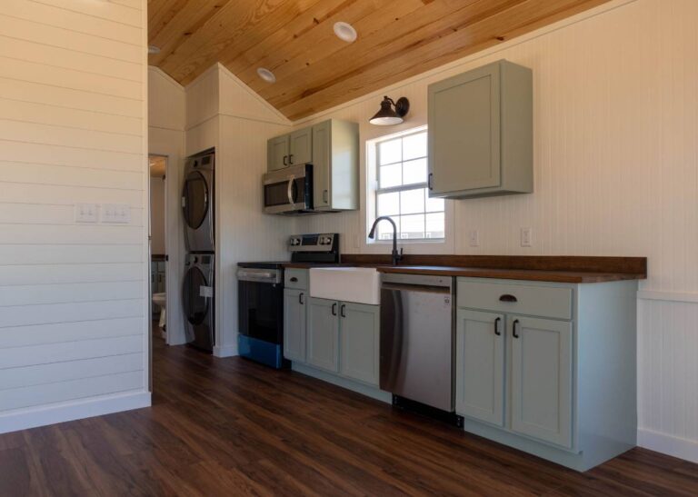 16x32 Cabin Church Tiny Hive Giddings, Tx