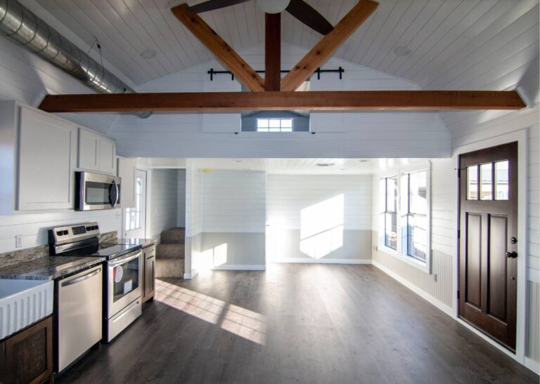 Prefab cabins Tiny Hive Giddings