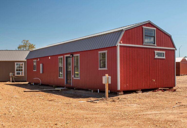 Small home prefabbed by Tiny Hive in Giddings