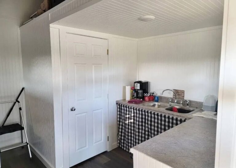 Tiny Houses at Tiny Hive Giddings, TX